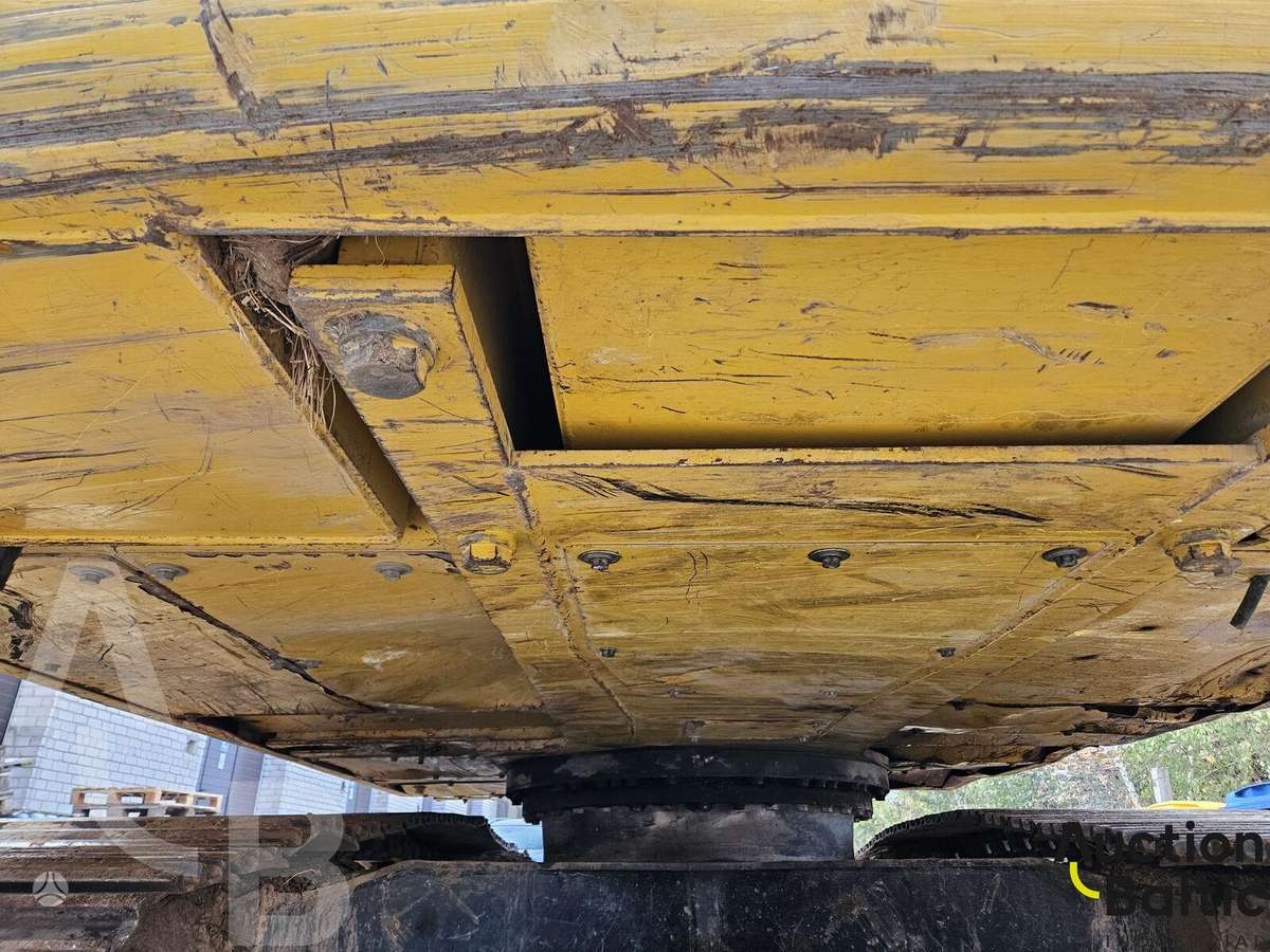 Komatsu PC210LC-11, экскаваторы