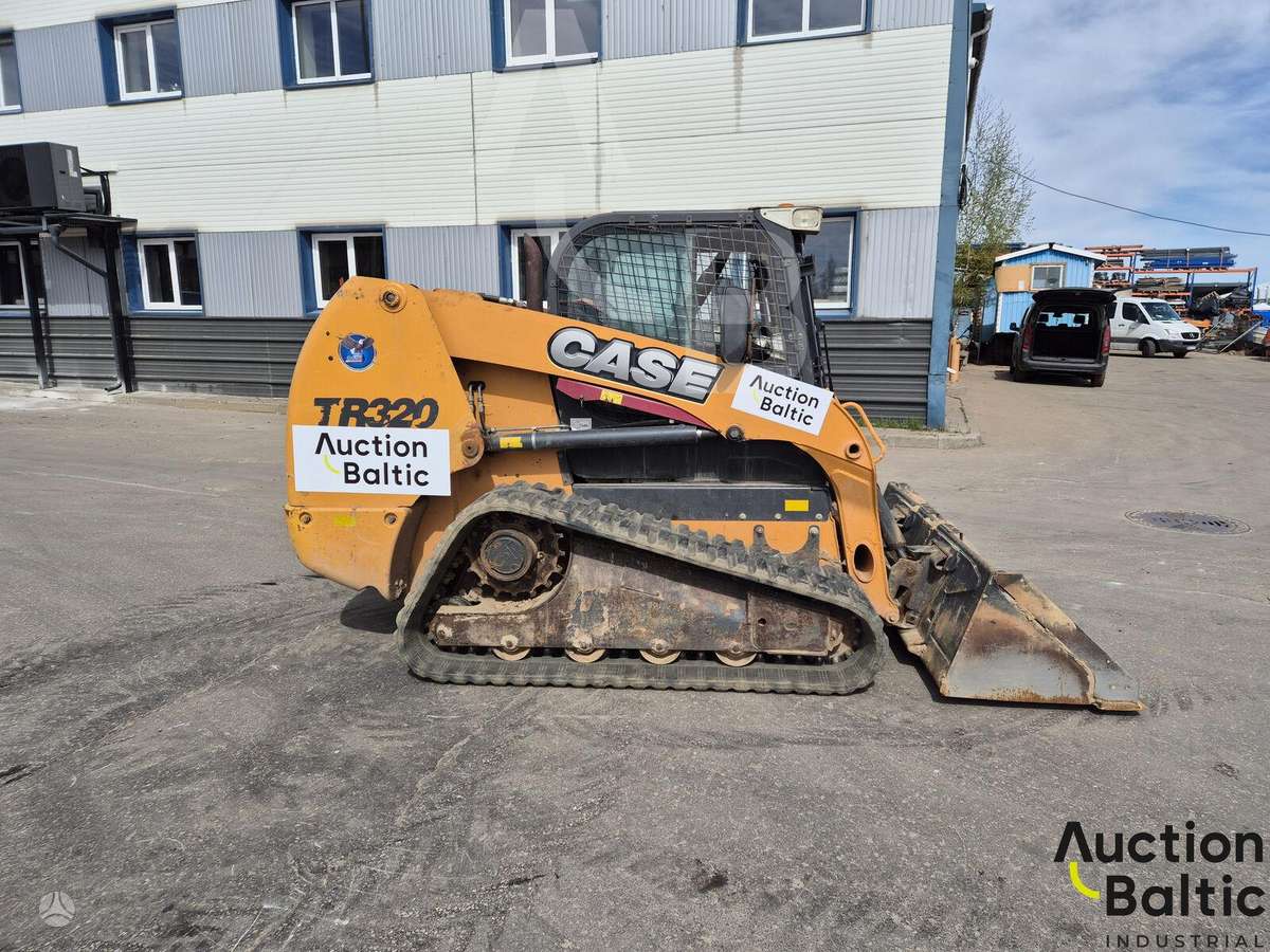 Case TR 320, mini loaders