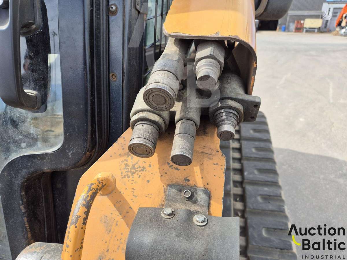 Case TR 320, mini loaders