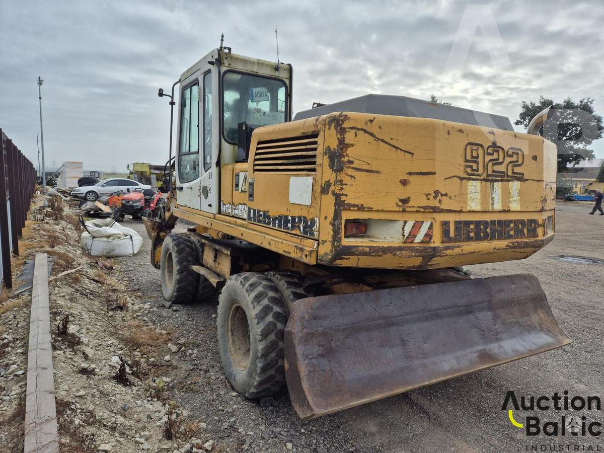 Liebherr A 902 Litronic, excavator