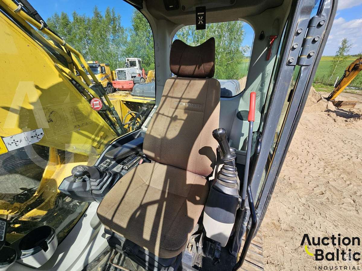 New Holland E 215 C, excavator
