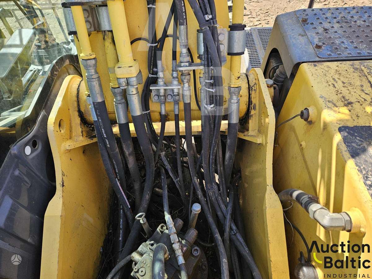 New Holland E 215 C, excavator
