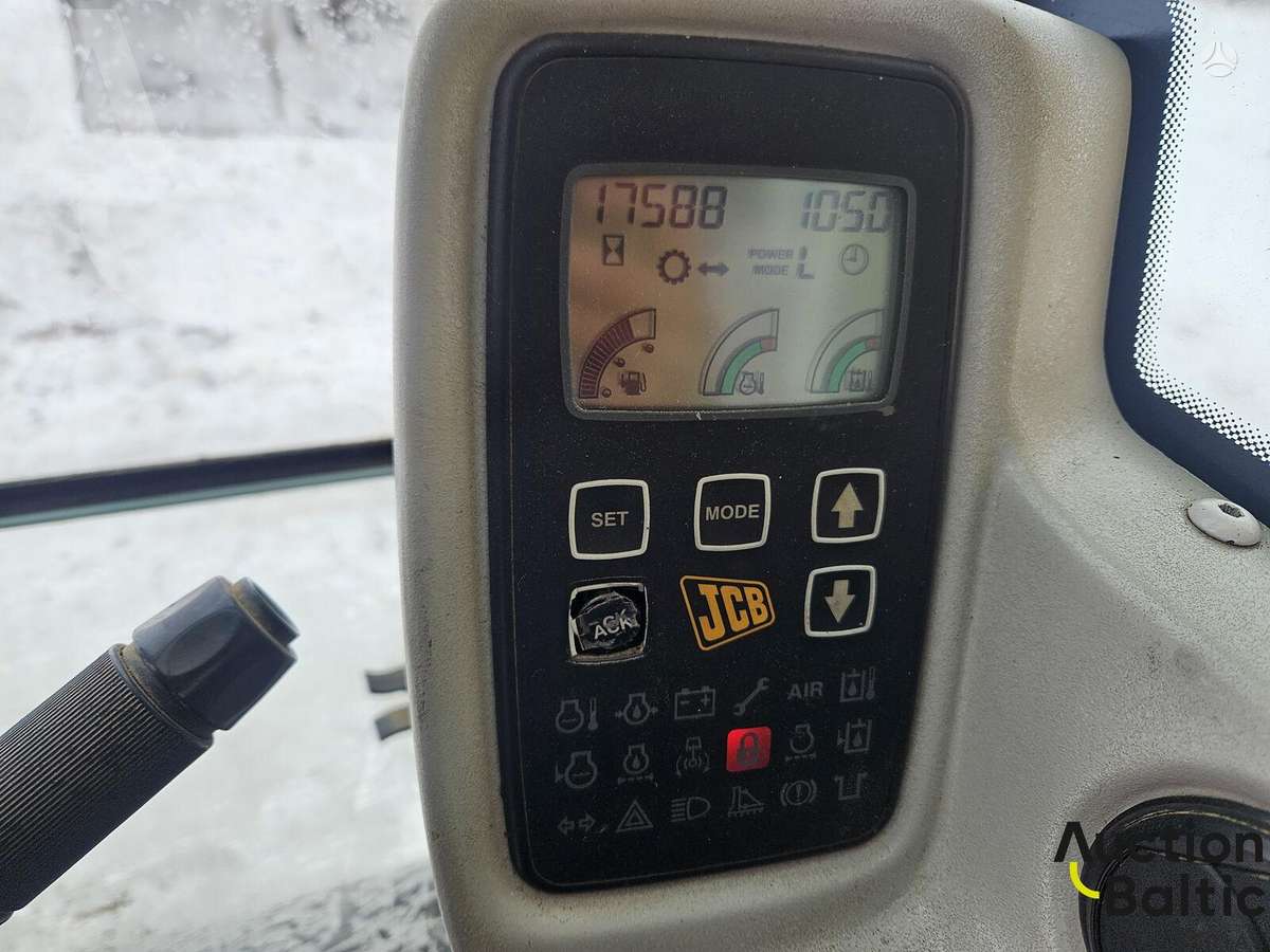 JCB JS 175 W, excavator