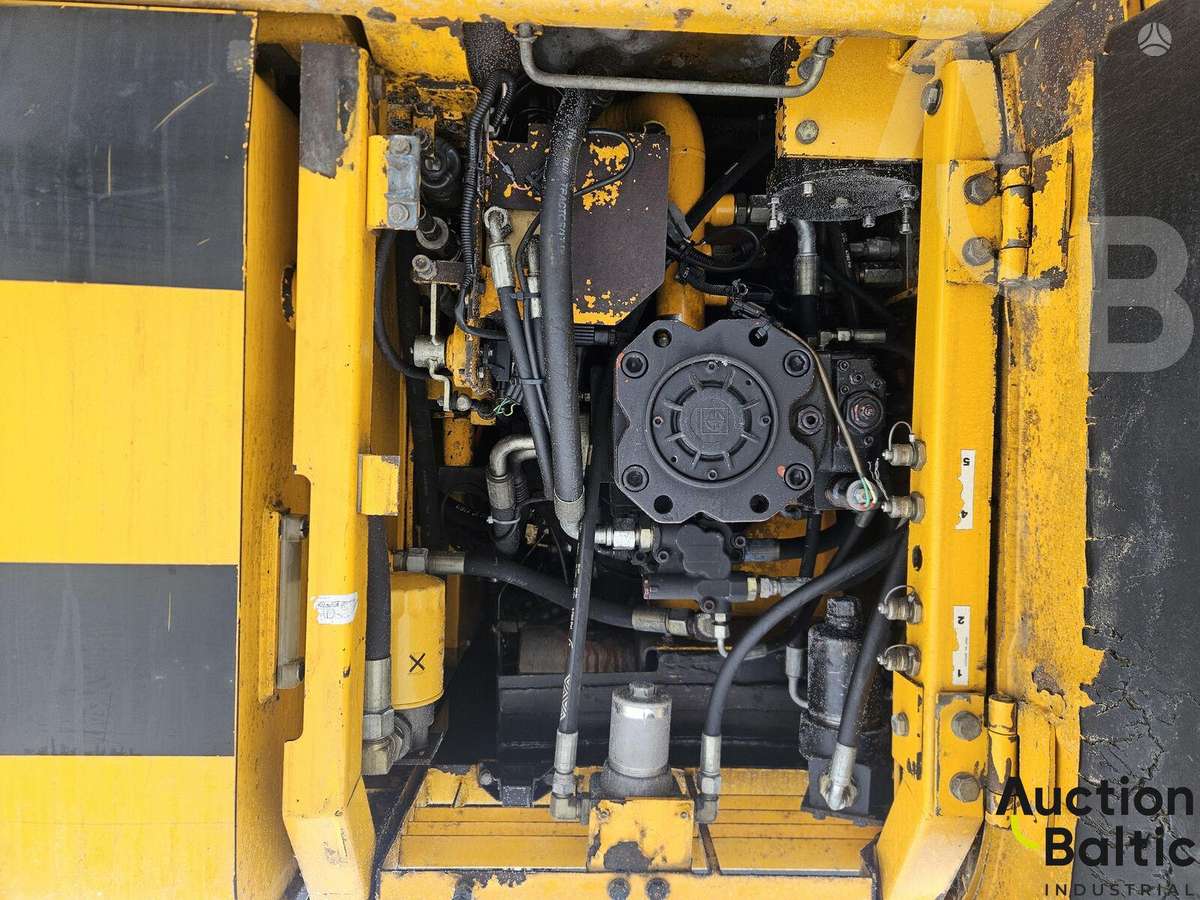 JCB JS 175 W, excavator