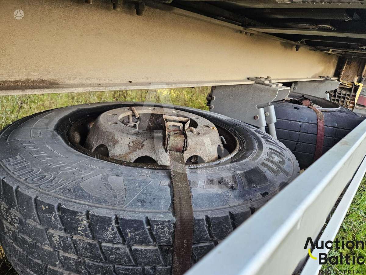 Kraker CF200, with moving floor