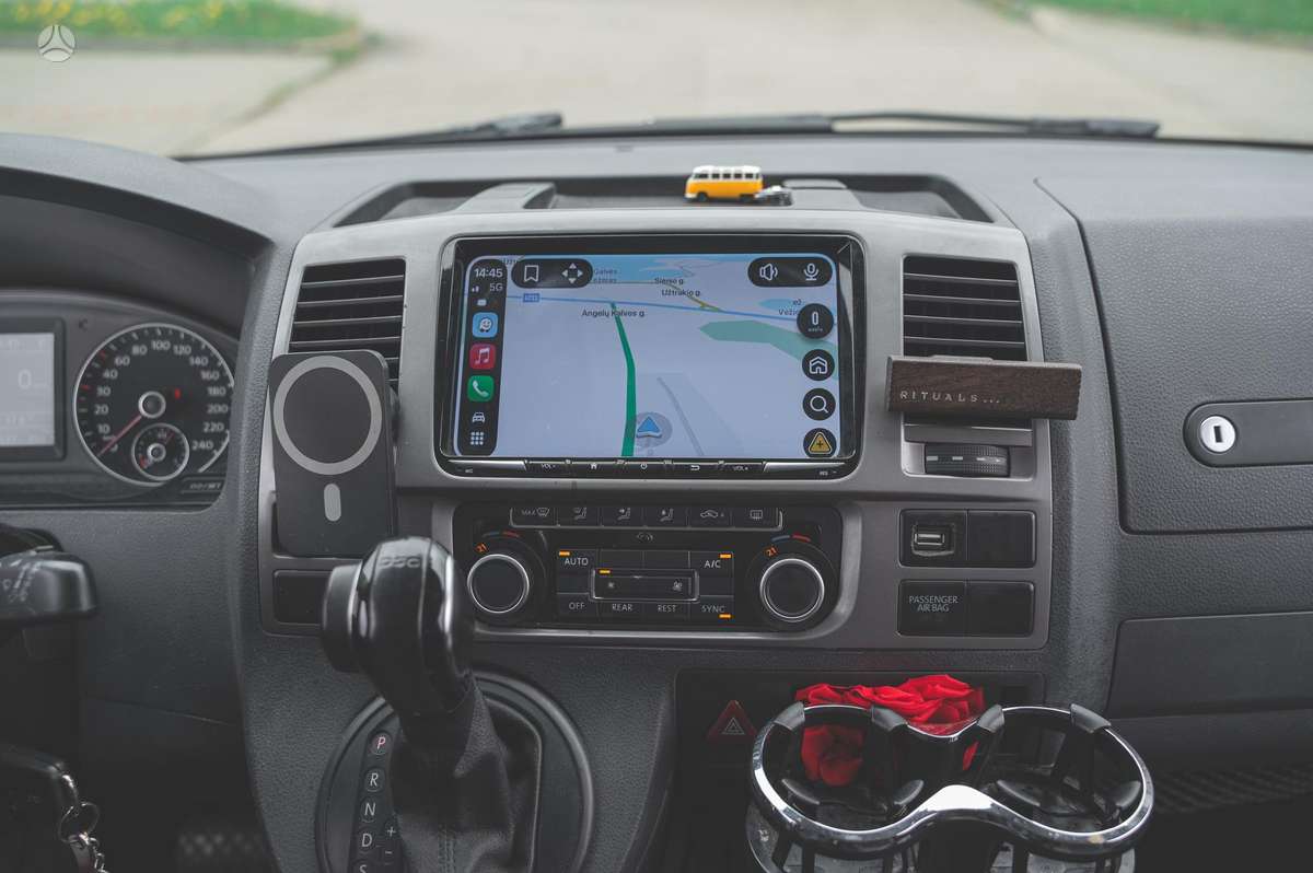 Volkswagen Multivan, 2.0 l., Минивэн