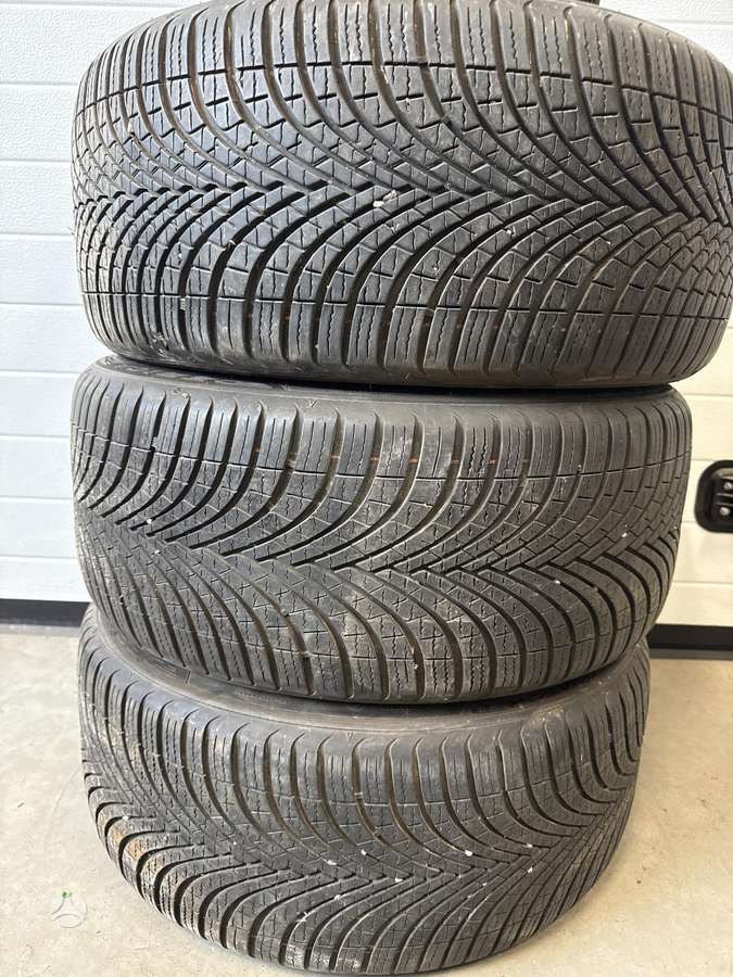 Debica Navigator, žieminės 225/40 R18