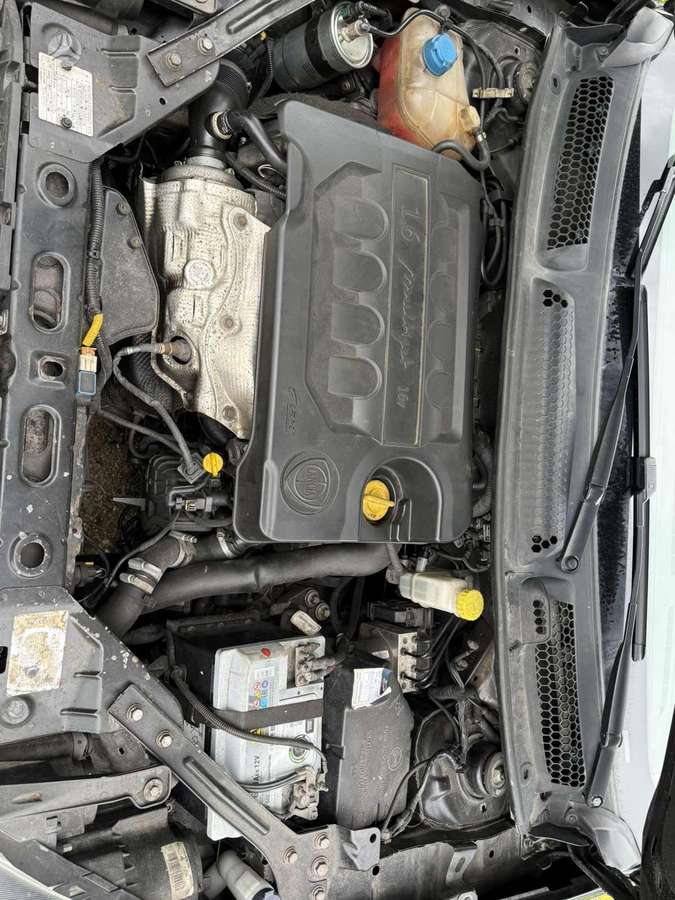 Lancia Delta dalimis. Variklio kodas 198a2000