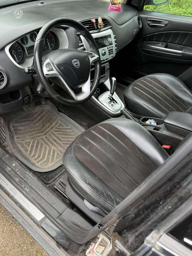 Lancia Delta dalimis. Variklio kodas 198a2000