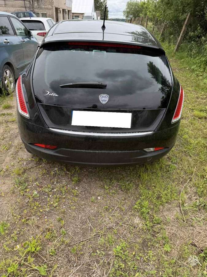 Lancia Delta dalimis. Variklio kodas 198a2000
