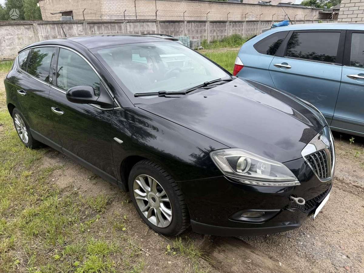 Lancia Delta dalimis. Variklio kodas 198a2000