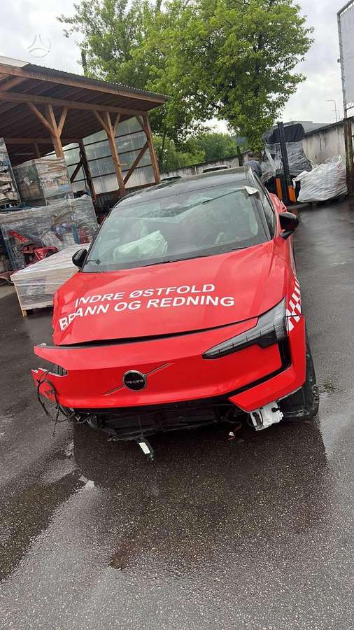 Volvo EX30 по частям