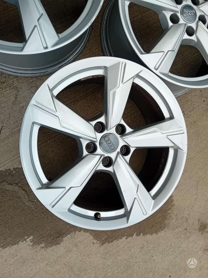 Audi, light alloy, R18