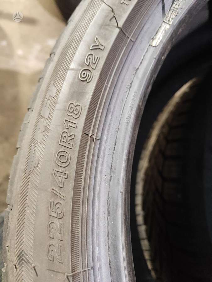 Bridgestone, summer 225/40 R18