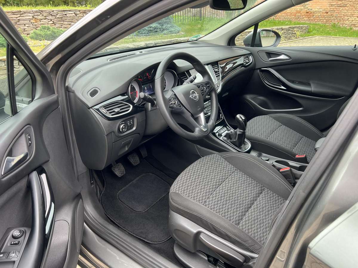 Opel Astra, 1.6 l., hatchback