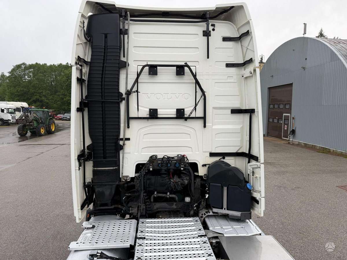 Volvo FH500XL, single sleeper