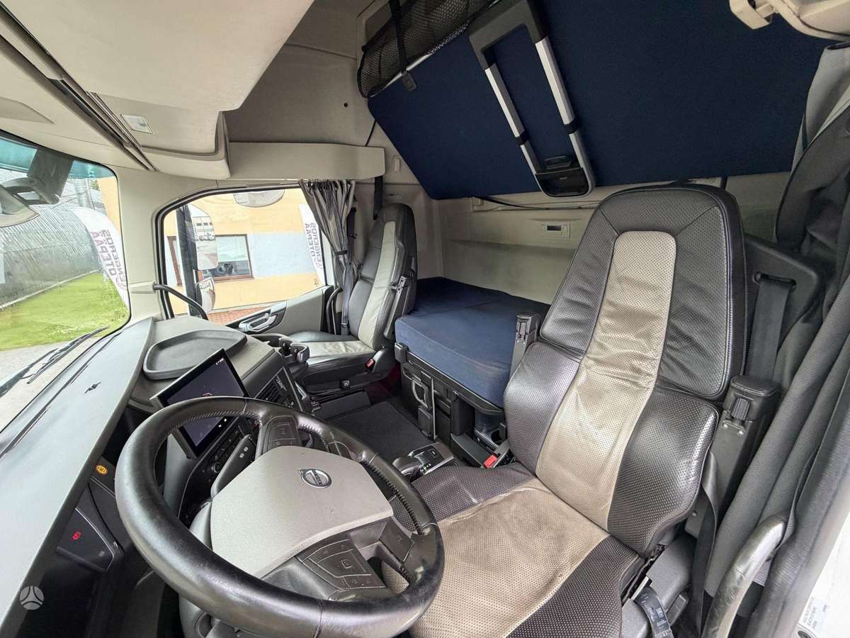 Volvo FH500XL, single sleeper