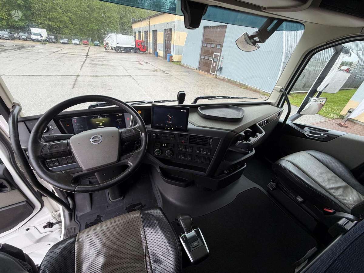 Volvo FH500XL, single sleeper