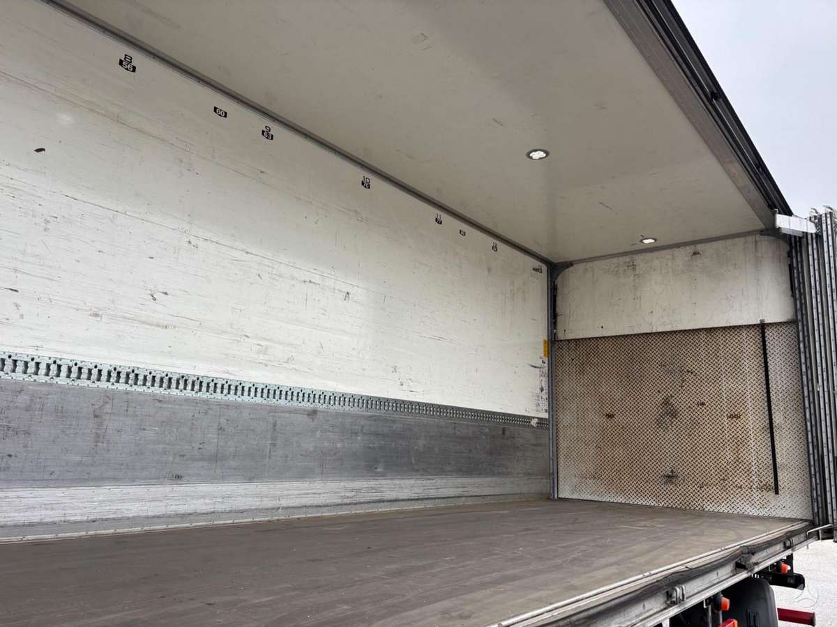 Ekeri, box / van type