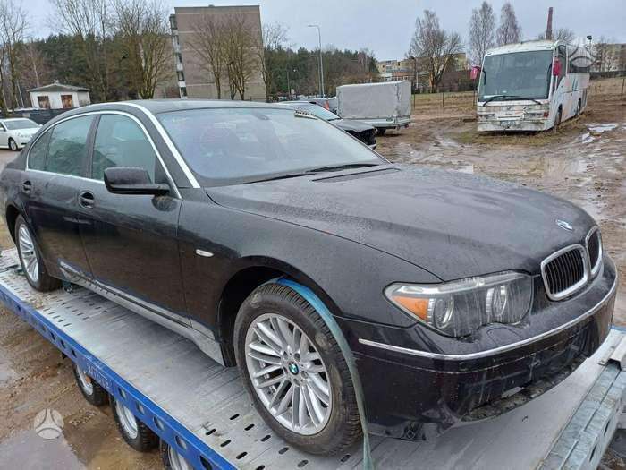 BMW 745, limousine