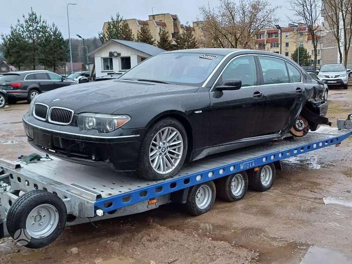 BMW 745, Лимузин