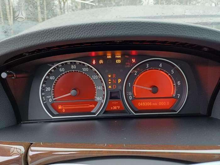 BMW 745, limousine