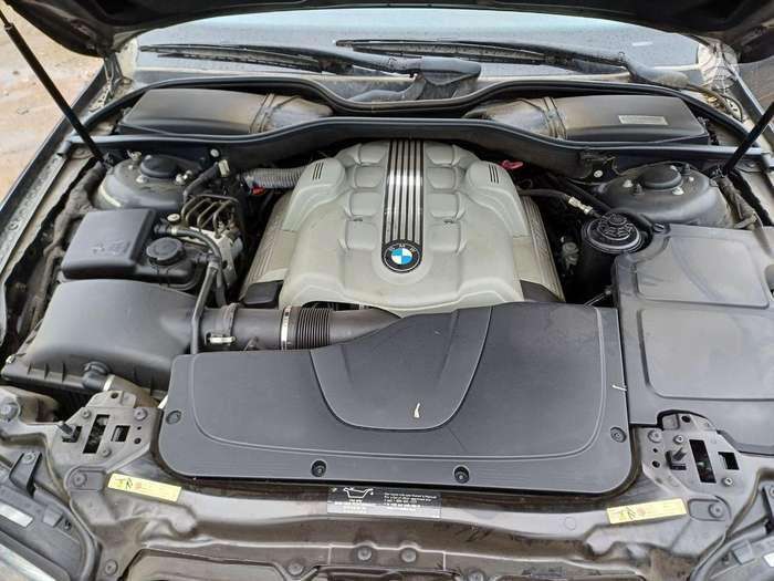BMW 745, limousine