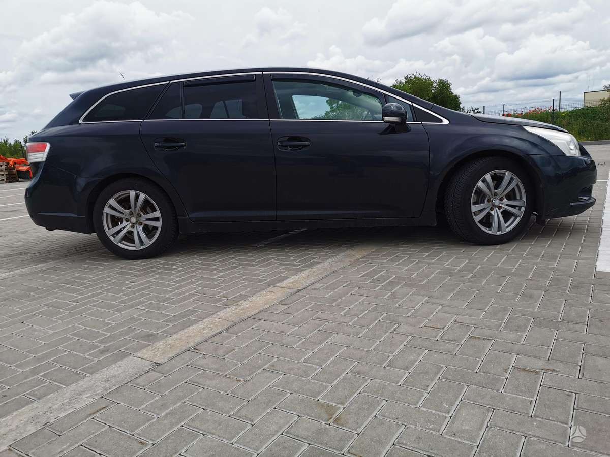 Toyota Avensis - 5