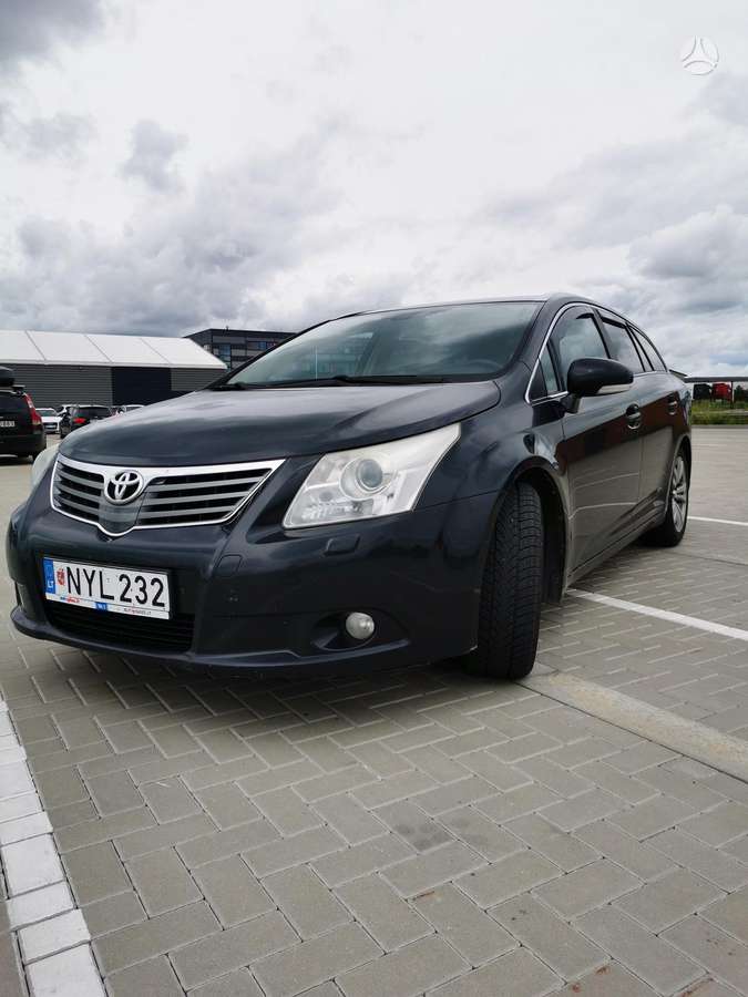 Toyota Avensis - 1