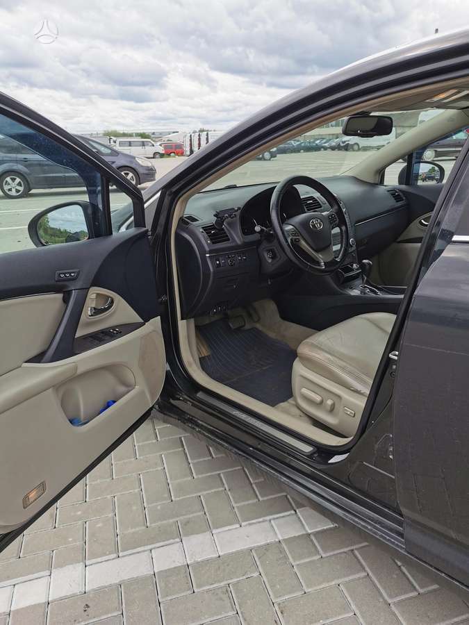Toyota Avensis - 9