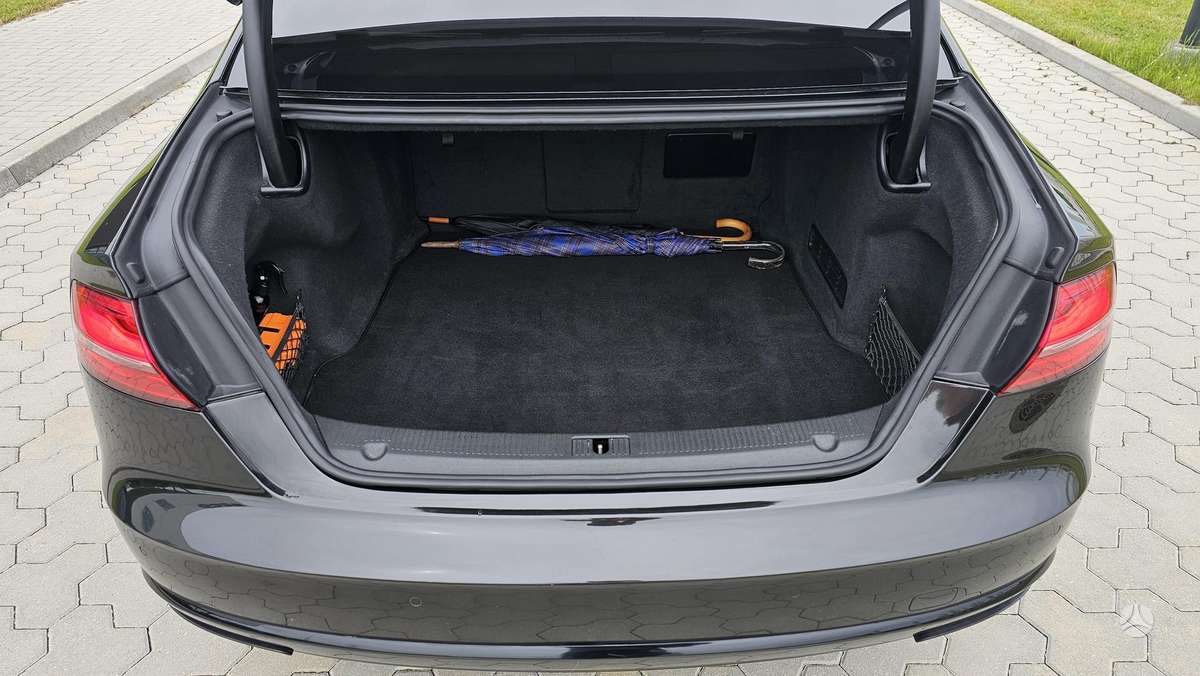 Audi A8 L, 3.0 l., Седан
