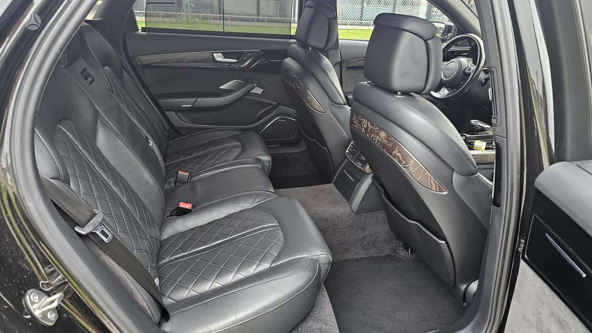 Audi A8 L, 3.0 l., Седан