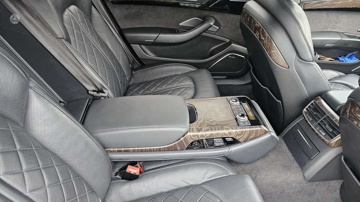 Audi A8 L, 3.0 l., Седан