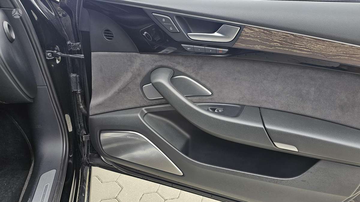 Audi A8 L, 3.0 l., Седан
