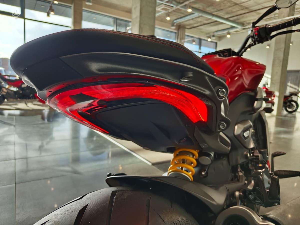 Ducati Diavel 1158cc, street / classic