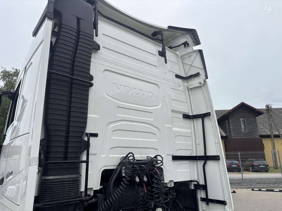 Volvo FH 460, double sleeper