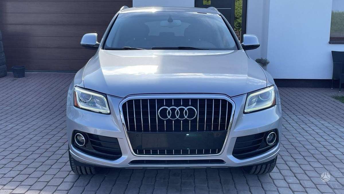 Audi Q5, 2.0 l., off-road / crossover