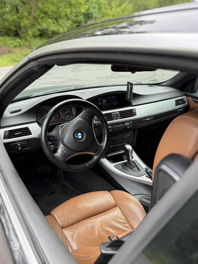 BMW 320, 2.0 l., convertible