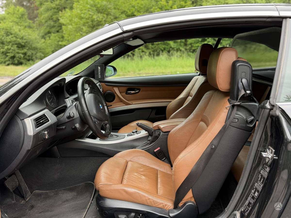 BMW 320, 2.0 l., convertible