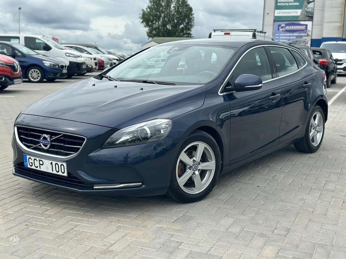 Volvo V40, 1.6 l., hatchback