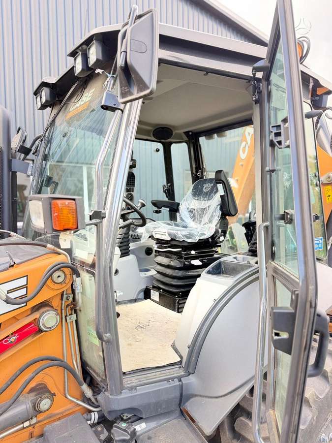 Case 695 SV, excavator loader