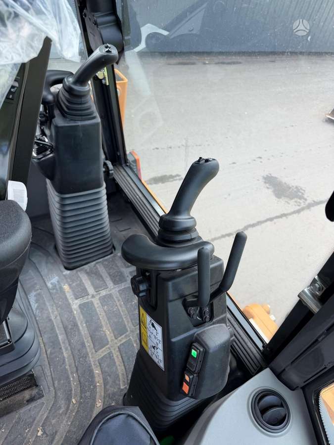 Case 695 SV, excavator loader