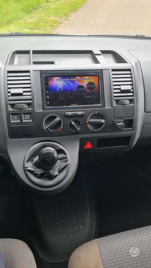 Volkswagen Transporter - 11