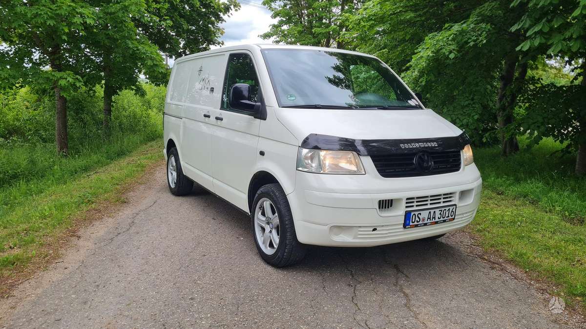 Volkswagen Transporter - 1