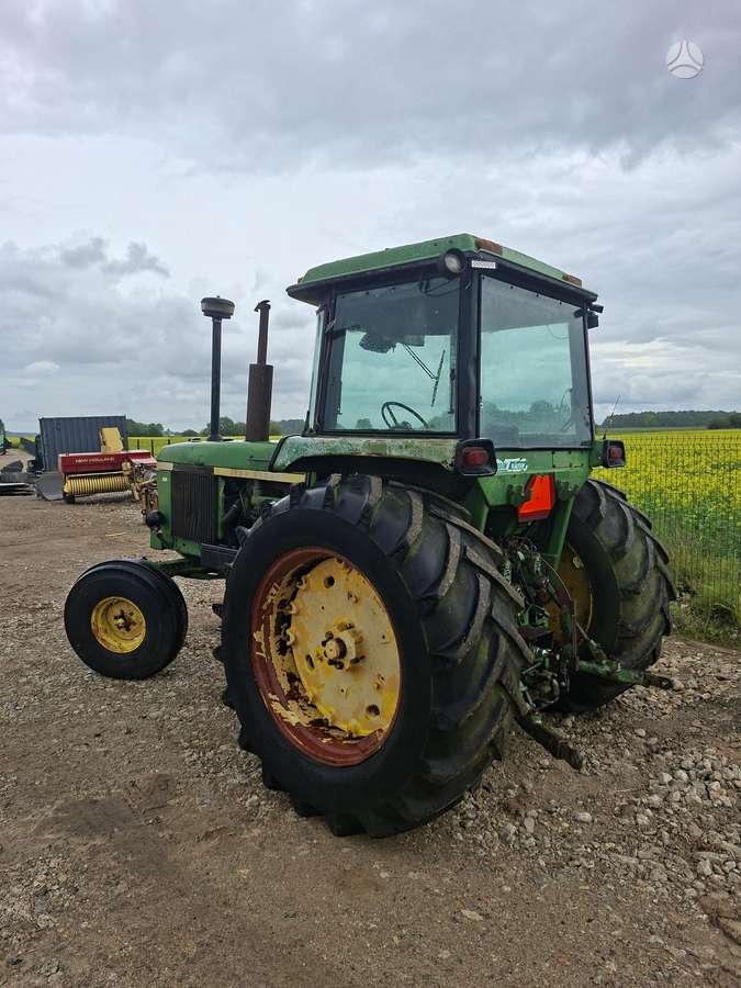 John Deere 4230, тракторы