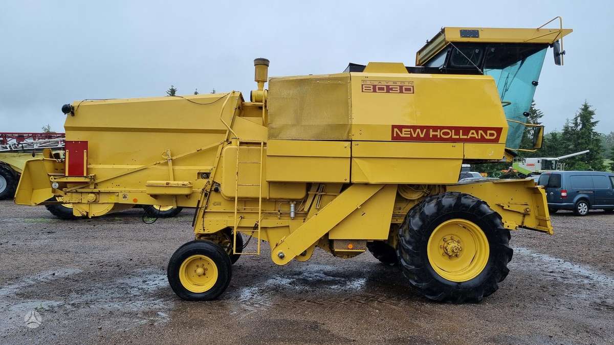 New Holland 8030, combine harvesters