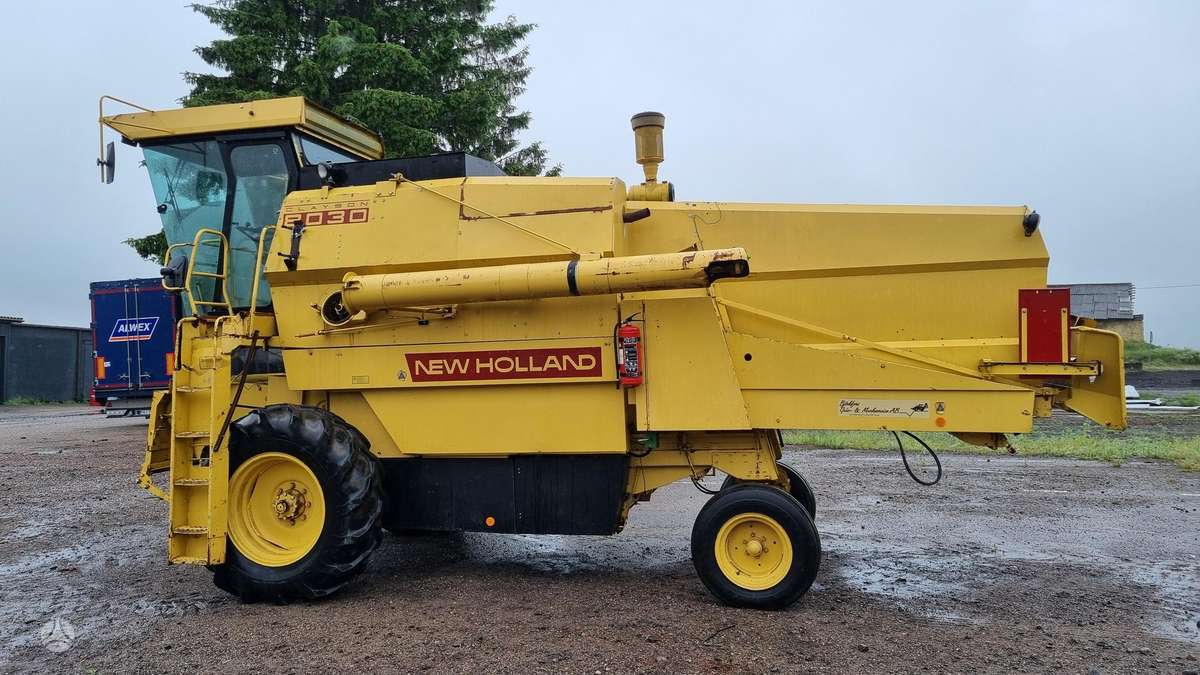 New Holland 8030, kombainai