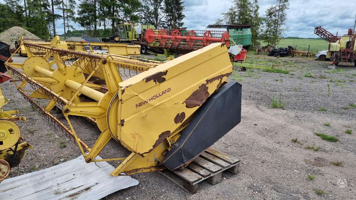 New Holland 8030, kombainai