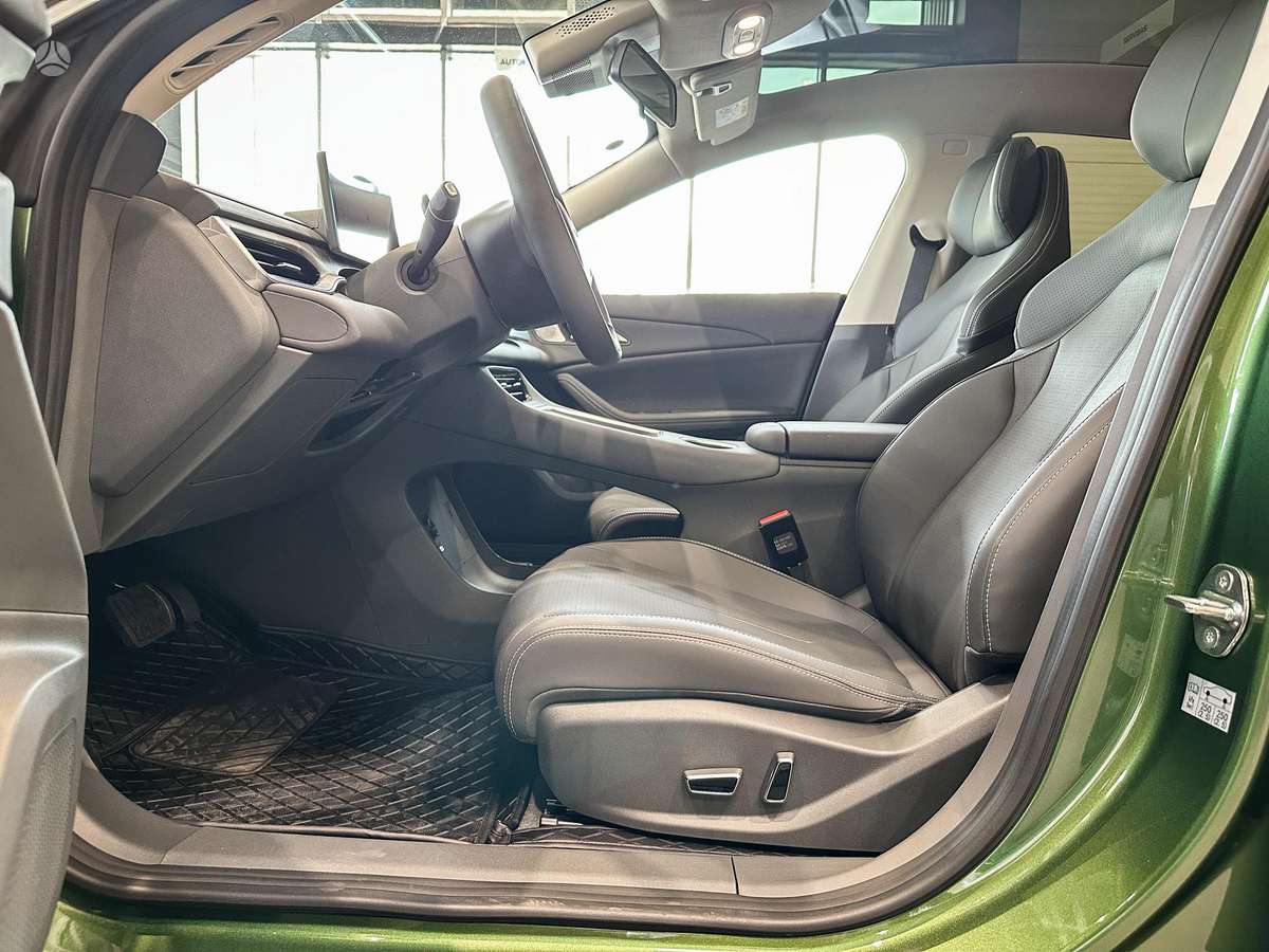 Forthing S7, 1.5 l., hatchback