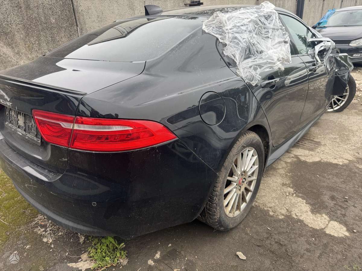 Jaguar XE